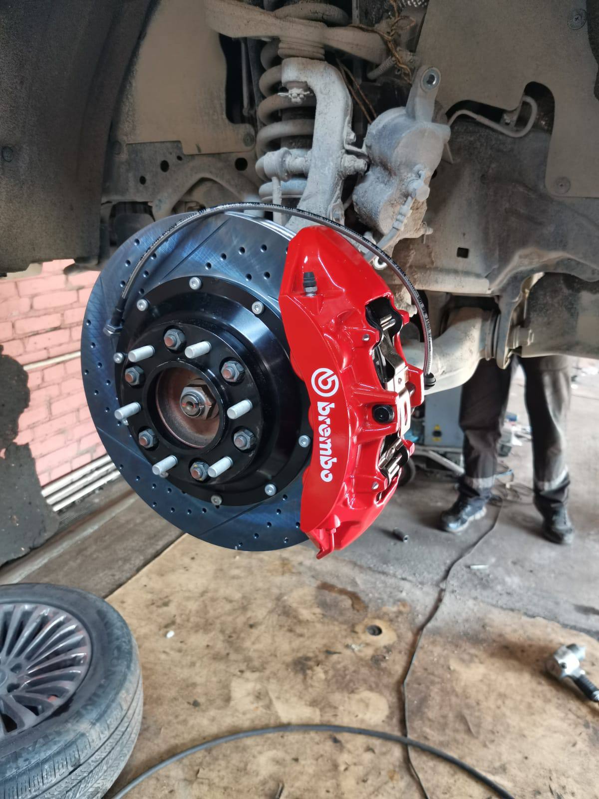 Установка тормозной системы на переднюю ось Tank 500 — суппорта Brembo GT6 и тормозные диски 380mm