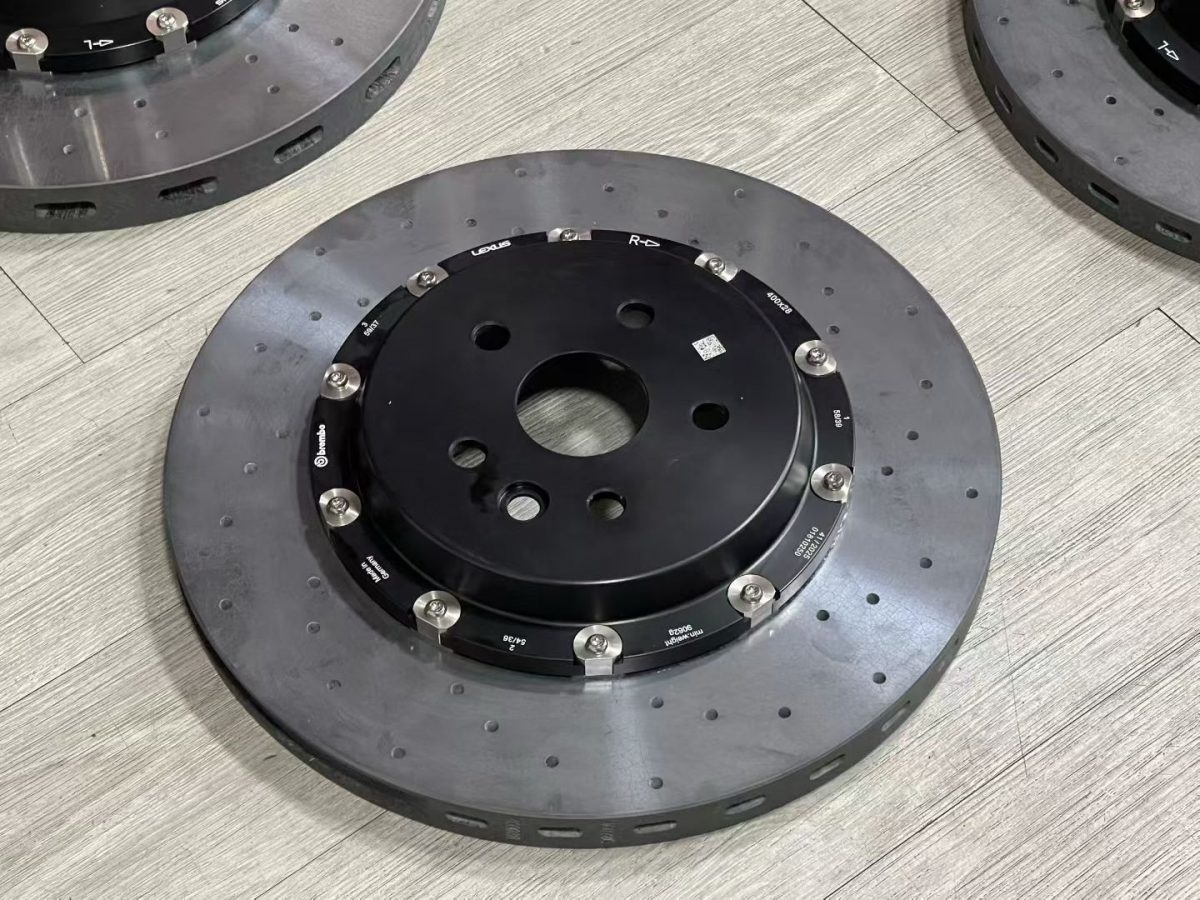 Карбон-керамические диски в FunTuning Раньше карбон-керамические…