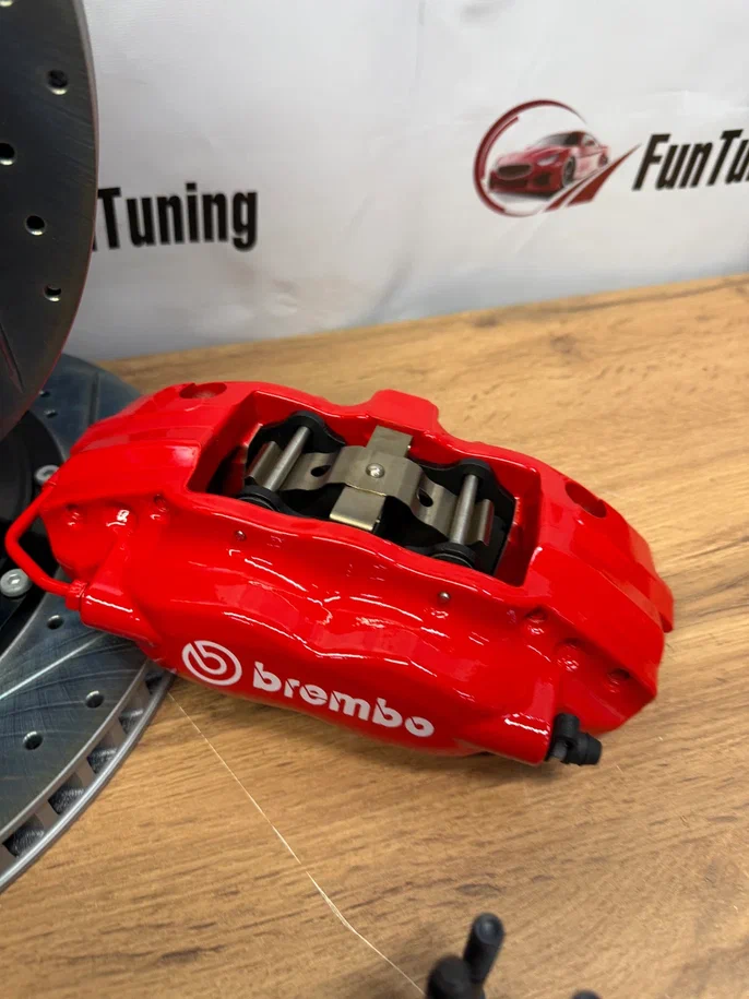 Тормозная система Brembo F40, диски 355 мм с дополнительным приводом для ручника на автомобиль Volkswagen Multivan на заднюю ось — изображение 5