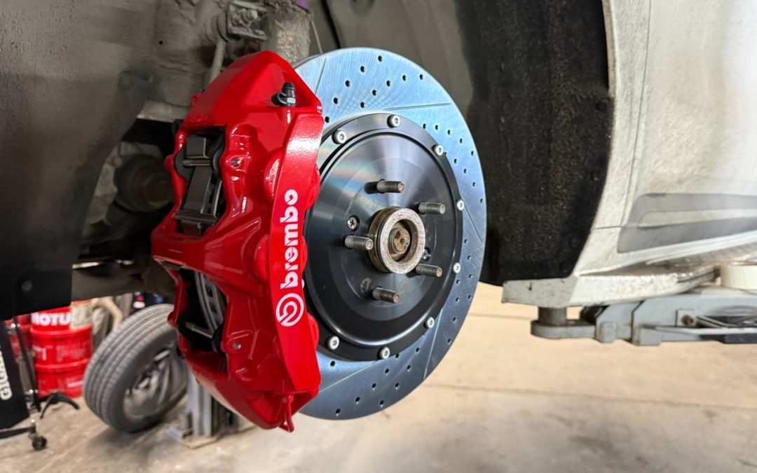 Установка усиленной тормозной системы Brembo GT6 на Kia Carnival